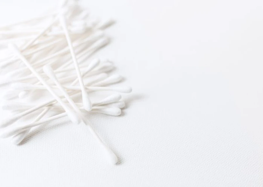 Wound care, cotton wool, compresses etc.